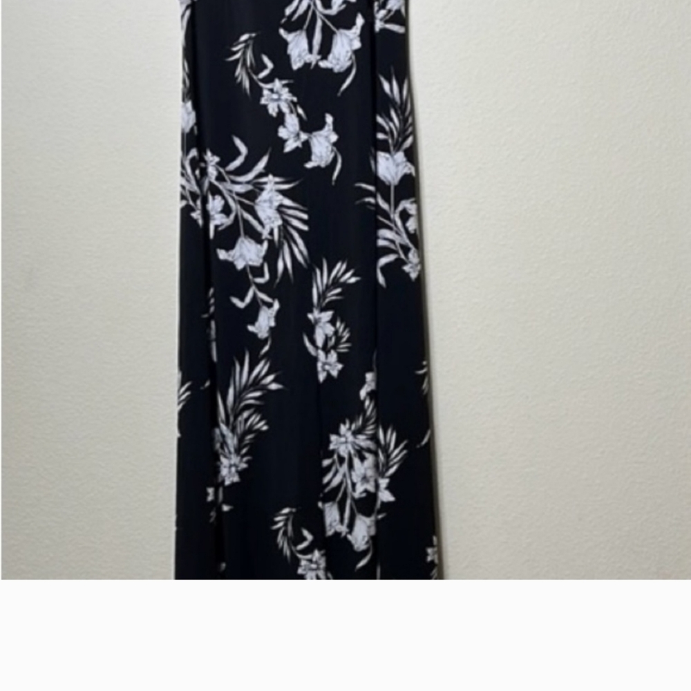 Black and White Floral Maxi Dress - Picture 5 of 7